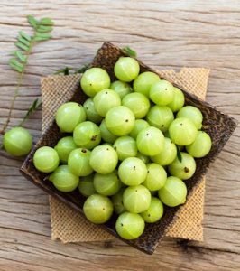 8 Benefits Of Eating Indian Gooseberry & Its Nutrition Profile